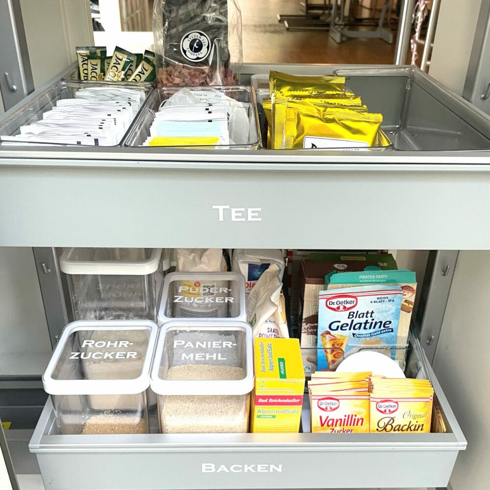 Miriam Lange_Apothekerschrank_unten